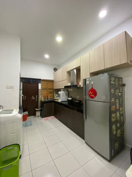 1-storey Terraced House for Sale in Bandar Putra (Kulai) - Daniel Yong - Kitchen - PropertyGuru.com.my