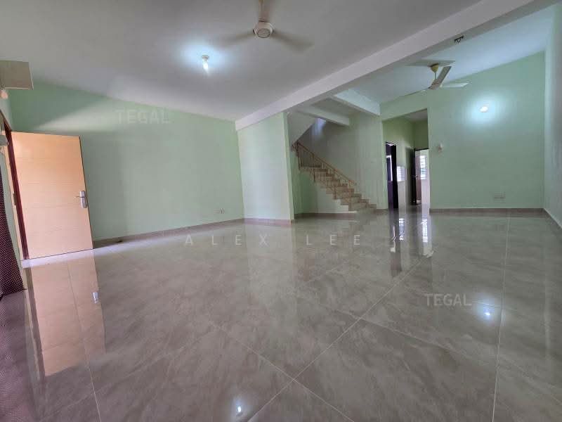 Bandar Puteri Klang untuk Untuk Dijual - RM 650,000, Apr 2026 - Living Room - PropertyGuru.com.my