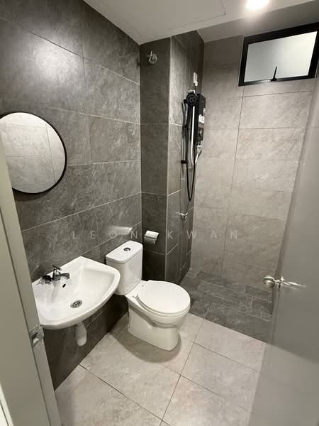 Servis Apartment untuk Disewa di Traders Park - Leon Kwan - Bathroom - PropertyGuru.com.my