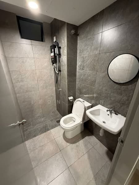 Servis Apartment untuk Disewa di Traders Park - Leon Kwan - Bathroom - PropertyGuru.com.my