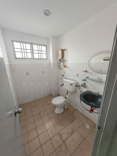 Rumah Teres 2 Tingkat untuk Dijual di Taman Desa Mewah (Semenyih) - Soon Sheng Law - Bathroom - PropertyGuru.com.my