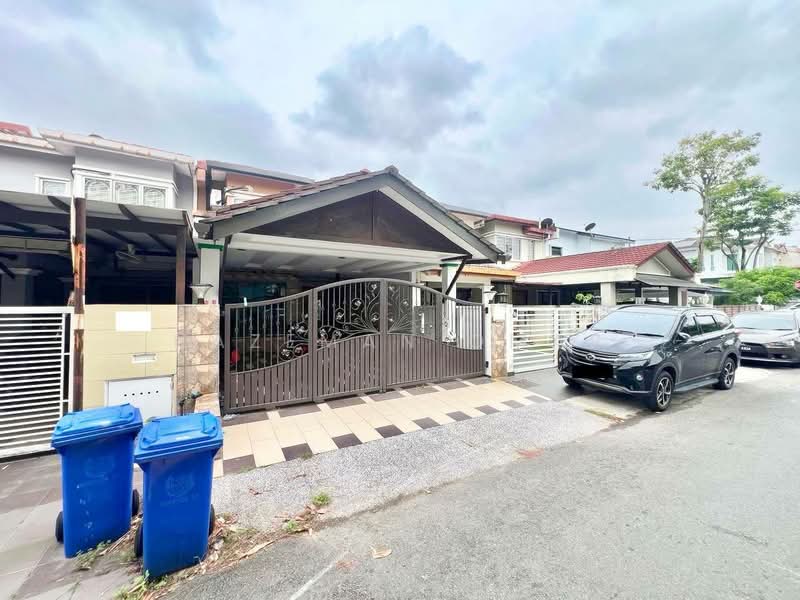 2-storey Terraced House for Sale in Taman TTDI Jaya (Shah Alam) - Hazeman Omar - Exterior - PropertyGuru.com.my