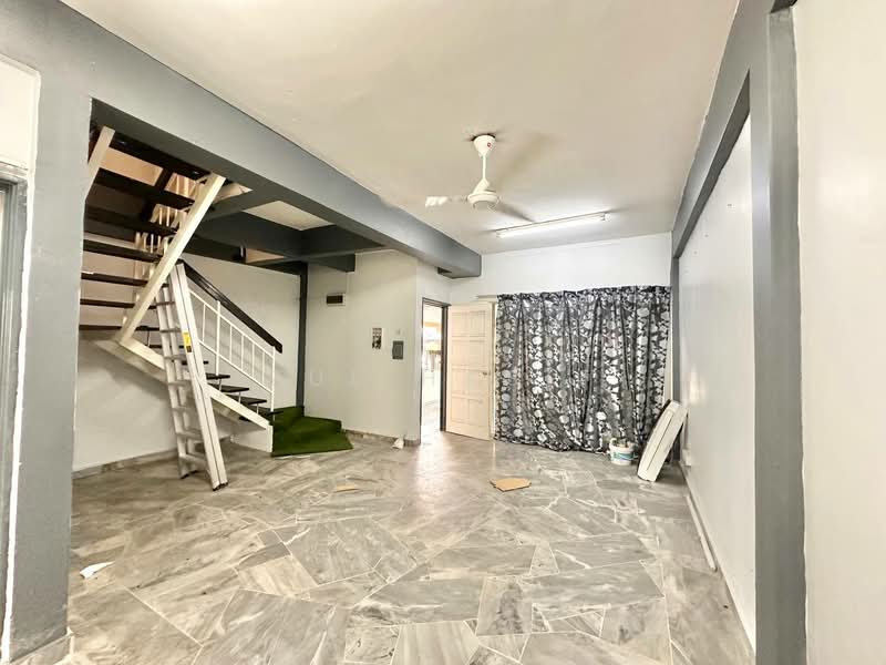 2-storey Terraced House for Sale in Sungai Buloh (Selangor) - Zul Hasif - Living Room - PropertyGuru.com.my