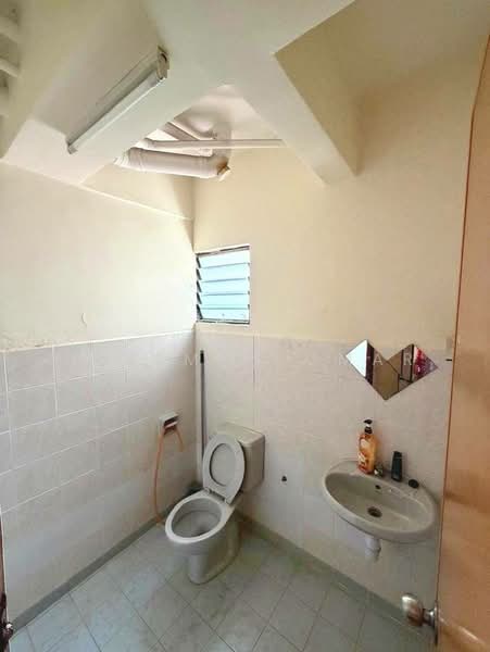 Kondominium untuk Dijual di Bayu Tasik 1 - Hazeman Omar - Bathroom - PropertyGuru.com.my