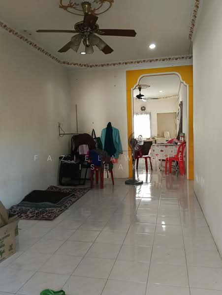 1-storey Terraced House for Sale in Gambang (Pahang) - Fazielawatie Ishak - Living Room - PropertyGuru.com.my