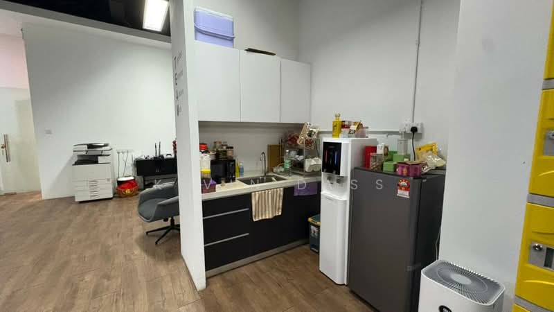 Office for Rent in KL Eco City (Kuala Lumpur) - Kevin Dass - Kitchen - PropertyGuru.com.my