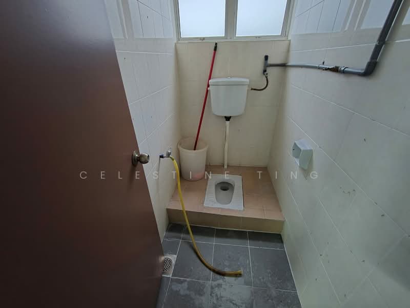 Shop for Rent in Taman Pelangi Semenyih (Semenyih) - Celestine Ting - Bathroom - PropertyGuru.com.my