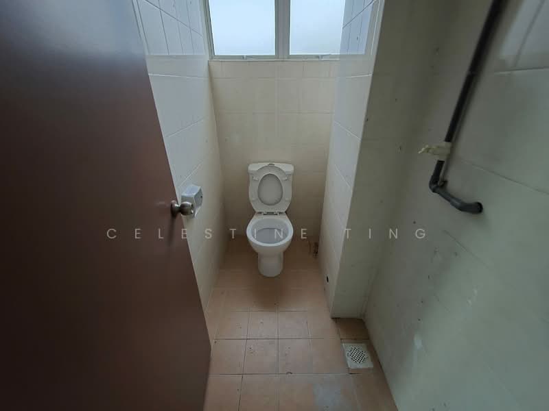 Shop for Rent in Taman Pelangi Semenyih (Semenyih) - Celestine Ting - Bathroom - PropertyGuru.com.my