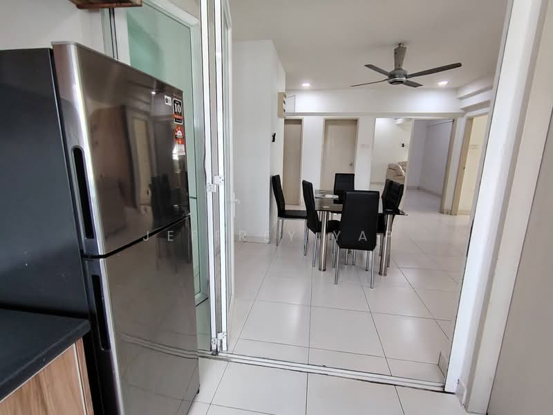 Kondominium untuk Dijual di Casa Tropika - Jeffrey Yap - Dining Room - PropertyGuru.com.my