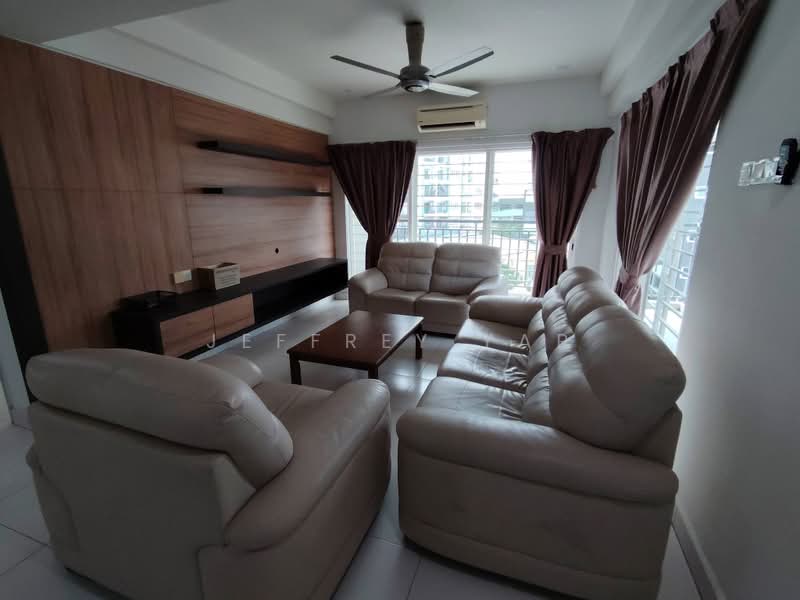 Kondominium untuk Dijual di Casa Tropika - Jeffrey Yap - Living Room - PropertyGuru.com.my