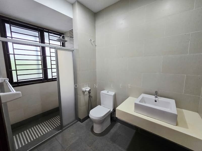 Rumah Teres untuk Dijual di Bandar Kinrara Seksyen 1 (Bandar Kinrara) - John Lee - Bathroom - PropertyGuru.com.my