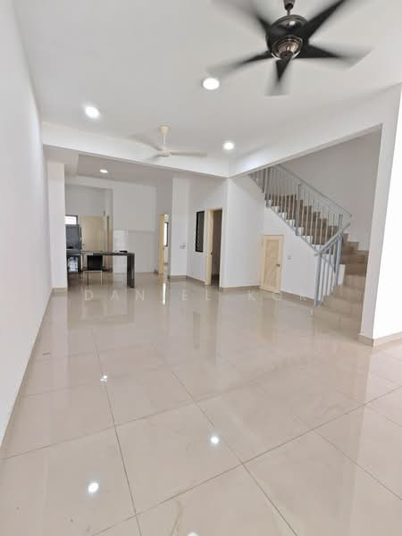 3-storey Terraced House for Sale in Setia Utama (Setia Alam) - Daniel Kok - Living Room - PropertyGuru.com.my