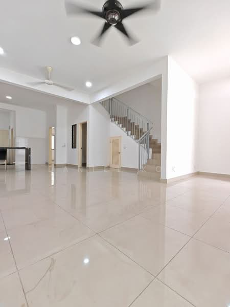 3-storey Terraced House for Sale in Setia Utama (Setia Alam) - Daniel Kok - Living Room - PropertyGuru.com.my