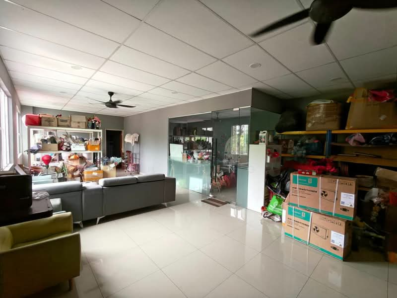 Factory for Sale in Taman Perindustrian Plentong (Johor Bahru) - Shi Ting - Living Room - PropertyGuru.com.my