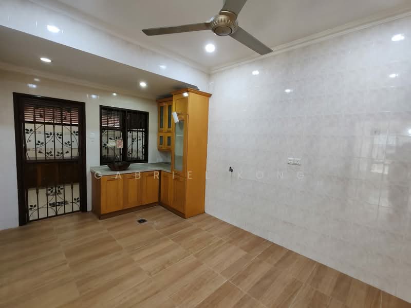 2.5-storey Terraced House for Sale in Presint 16 (Putrajaya) - Gabriel Kong - Kitchen - PropertyGuru.com.my