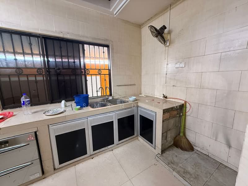 1-storey Terraced House for Sale in Taman Daya (Johor Bahru) - Desmond Lew - Kitchen - PropertyGuru.com.my