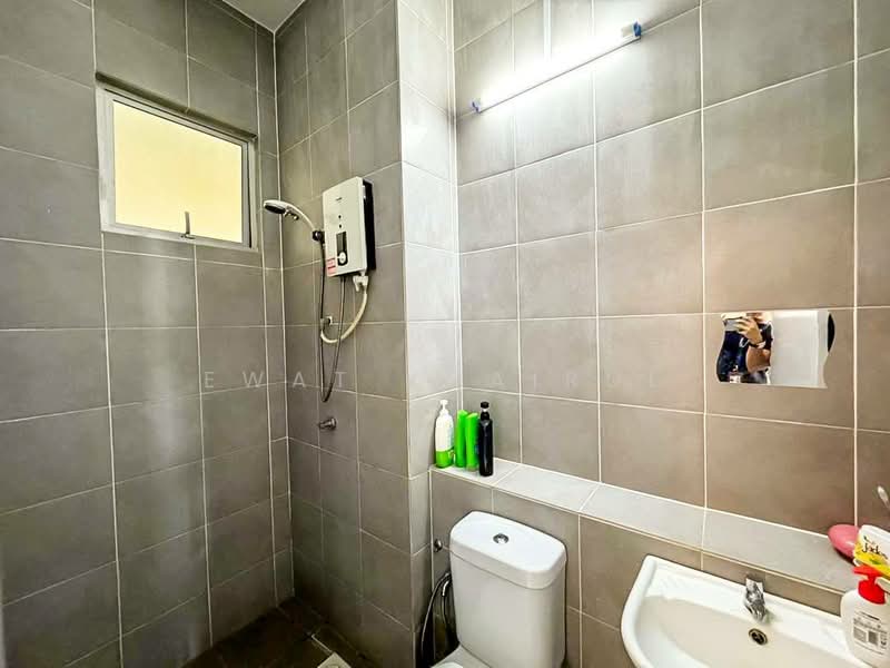 Kondominium untuk Dijual di Residensi Adelia - Ewat Khairul - Bathroom - PropertyGuru.com.my