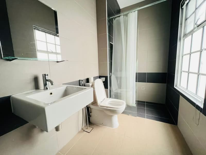 Rumah Teres 2.5 Tingkat untuk Dijual di Cyberjaya (Selangor) - Jared Wong - Bathroom - PropertyGuru.com.my