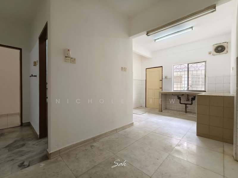 2-storey Terraced House for Sale in Taman Kajang Mewah (Kajang) - Nichole Liew - Kitchen - PropertyGuru.com.my
