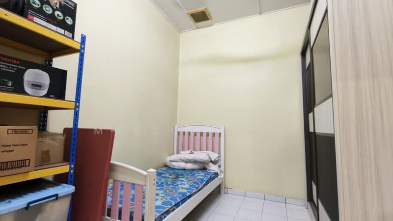 1.5-storey Terraced House for Sale in Taman Bukit Kelisa (Seremban) - Marcus Yeow - Bedroom - PropertyGuru.com.my