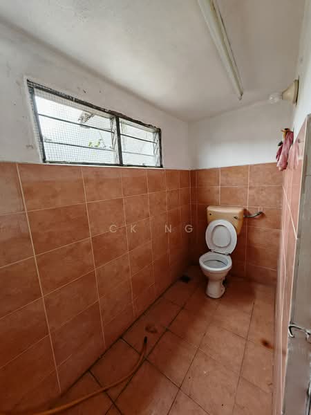 Rumah Teres 2 Tingkat untuk Dijual di Taman Desa Rasah (Rasah) - CK Ng - Bathroom - PropertyGuru.com.my