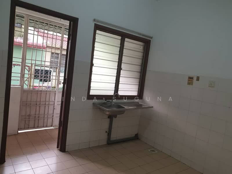 Rumah Teres 2 Tingkat untuk Dijual di Putra Heights (Subang Jaya) - Linda Suguna - Kitchen - PropertyGuru.com.my