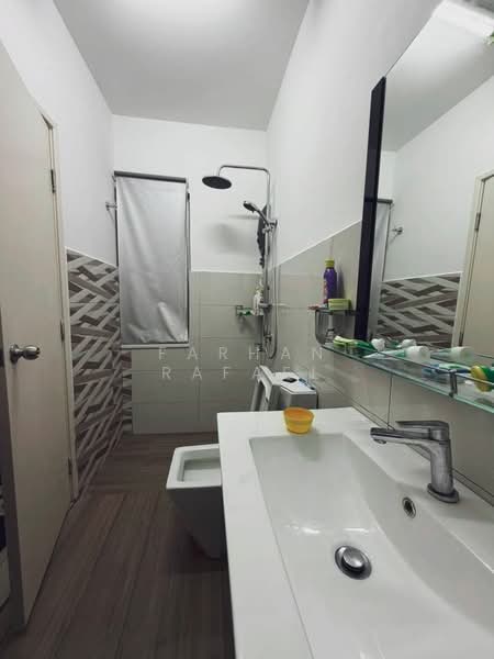 Cluster House for Sale in Sunway Alam Suria (Shah Alam) - Farhan Rafael - Bathroom - PropertyGuru.com.my