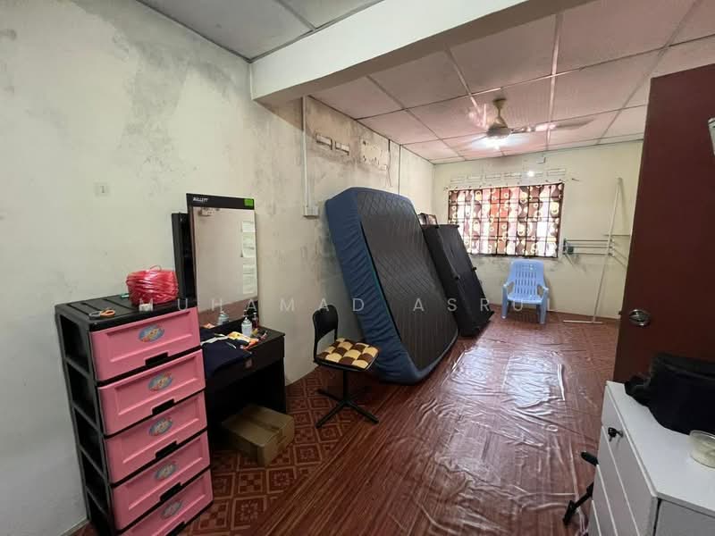 Rumah Teres 2 Tingkat untuk Dijual di Taman Kota Masai (Pasir Gudang) - Muhamad Asrul - Bedroom - PropertyGuru.com.my