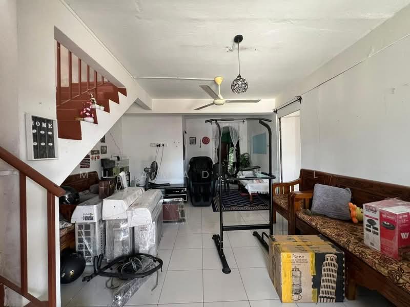 Rumah Teres 2 Tingkat untuk Dijual di Taman Kota Masai (Pasir Gudang) - Muhamad Asrul - Living Room - PropertyGuru.com.my