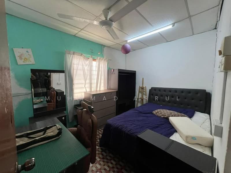 Rumah Teres 2 Tingkat untuk Dijual di Taman Kota Masai (Pasir Gudang) - Muhamad Asrul - Bedroom - PropertyGuru.com.my