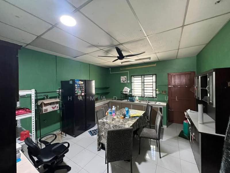 Rumah Teres 2 Tingkat untuk Dijual di Taman Kota Masai (Pasir Gudang) - Muhamad Asrul - Kitchen - PropertyGuru.com.my
