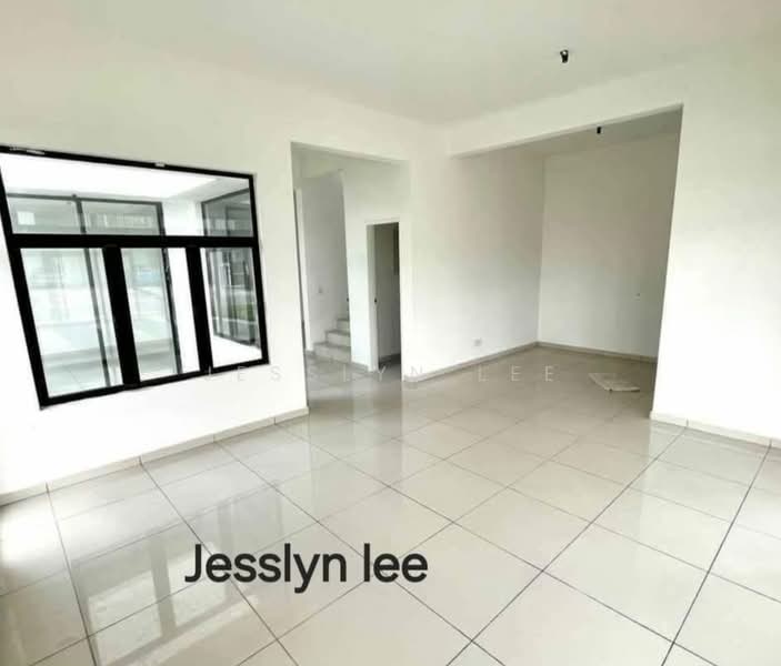 Rumah Berkembar untuk Dijual di Semenyih (Selangor) - Jesslyn Lee - Living Room - PropertyGuru.com.my