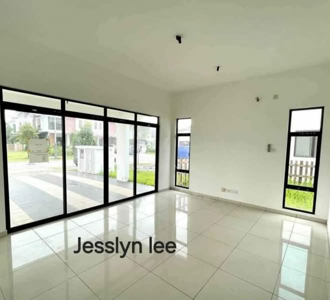 Rumah Berkembar untuk Dijual di Semenyih (Selangor) - Jesslyn Lee - Living Room - PropertyGuru.com.my