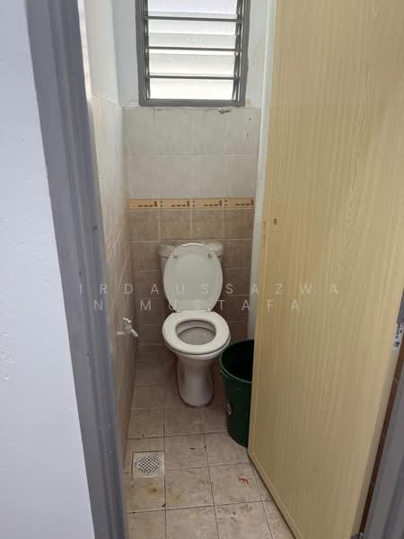 Shop / Office for Rent in Taman Bullion Mewah (Batu Caves) - Firdaussazwan Mustafa - Bathroom - PropertyGuru.com.my