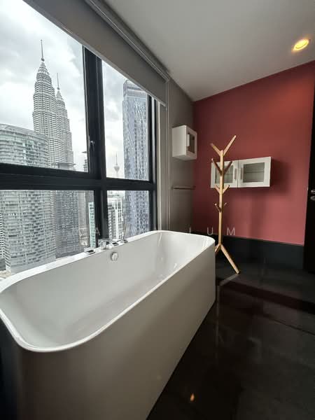 Servis Apartment untuk Dijual di The Mews - Manny Lum - Bathroom - PropertyGuru.com.my