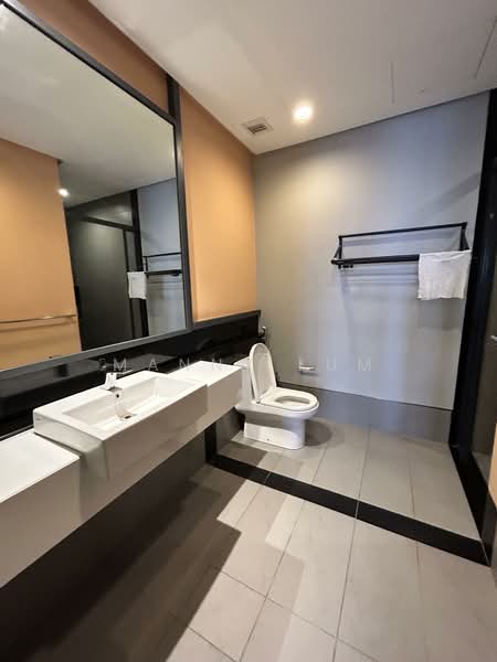 Servis Apartment untuk Dijual di The Mews - Manny Lum - Bathroom - PropertyGuru.com.my