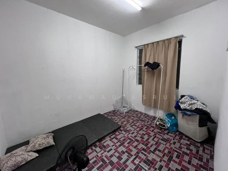 Flat for Sale at Rumah Pangsa Serantau Baru - Muhamad Asrul - Bedroom - PropertyGuru.com.my
