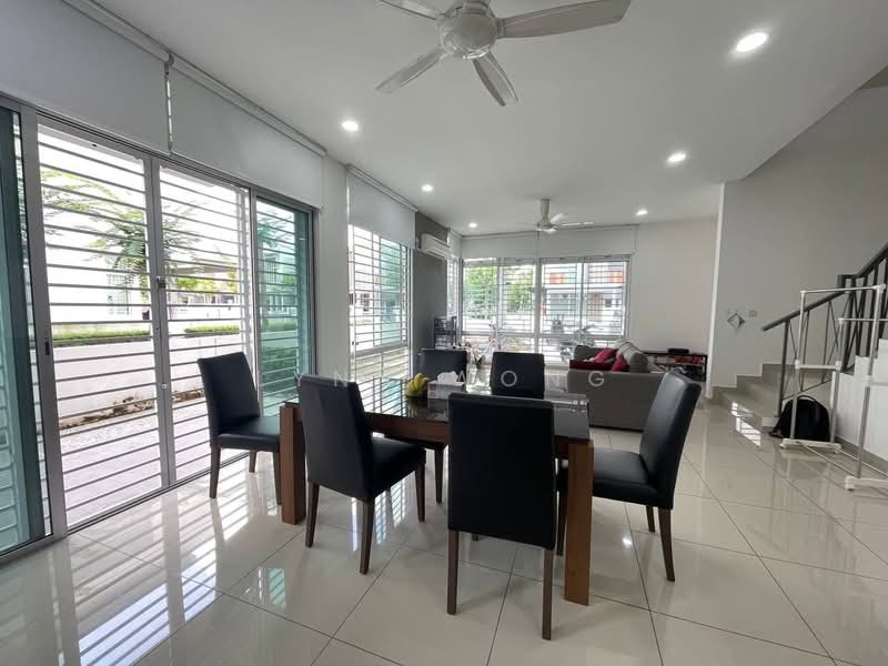2-storey Terraced House for Rent in Taman Mount Austin (Tebrau) - Lynn Wong - Dining Room - PropertyGuru.com.my