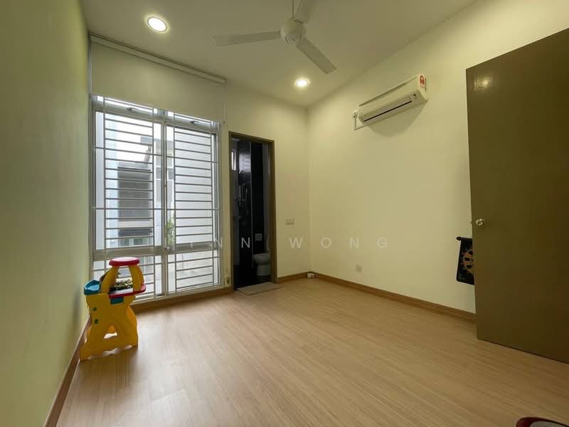 2-storey Terraced House for Rent in Taman Mount Austin (Tebrau) - Lynn Wong - Bedroom - PropertyGuru.com.my