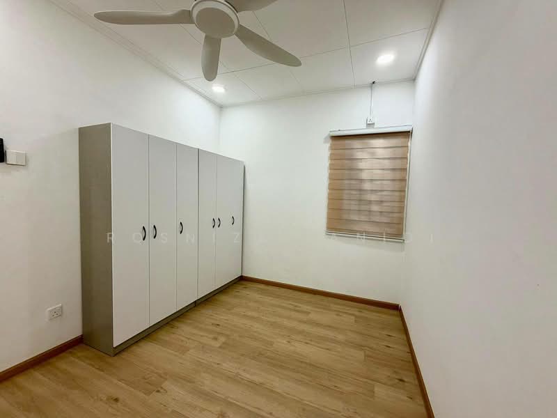 Rumah Teres 1 Tingkat untuk Dijual di Eco Majestic (Semenyih) - Rosniza Tanidi - Bedroom - PropertyGuru.com.my