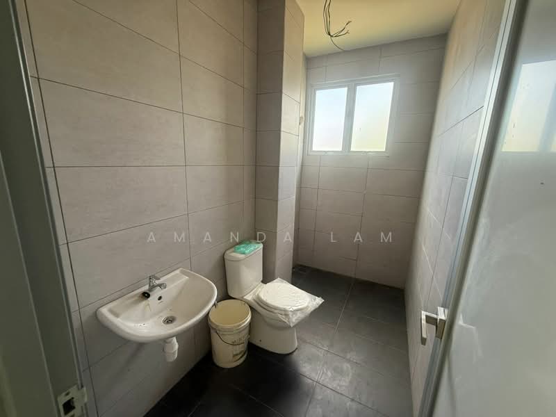 Rumah Teres 2 Tingkat untuk Dijual di Taman Naluri Indah (Seberang Jaya) - Amanda Lam - Bathroom - PropertyGuru.com.my