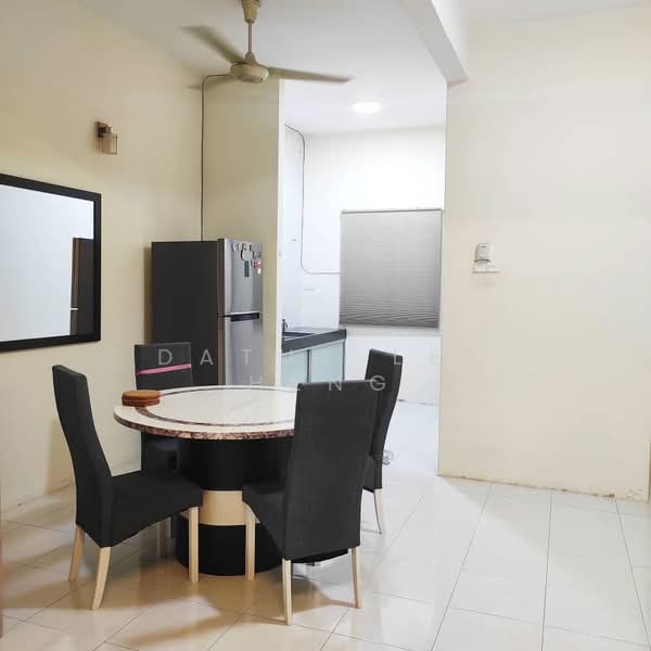 Rumah Teres 2 Tingkat untuk Disewa di Bandar Lahat Baru (Lahat) - Datuk Lee Heng - Dining Room - PropertyGuru.com.my