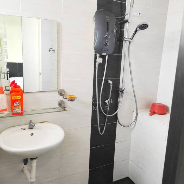 Rumah Teres 2 Tingkat untuk Disewa di Bandar Lahat Baru (Lahat) - Datuk Lee Heng - Bathroom - PropertyGuru.com.my