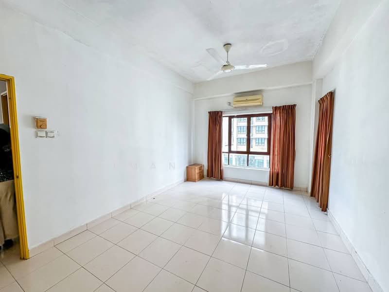 Kondominium untuk Dijual di Hartamas Regency 1 - Ilman Nahri - Living Room - PropertyGuru.com.my
