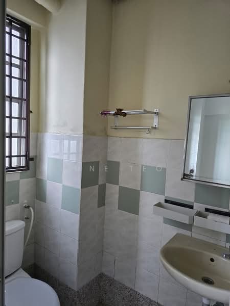 Apartment for Sale at Sri Impian Apartment - June Teo - Bathroom - PropertyGuru.com.my