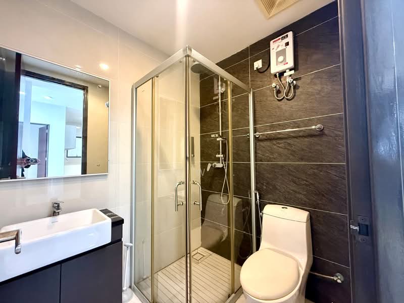 Condominium for Rent at Bay Laurel @ Country Garden Danga Bay - Sow . - Bathroom - PropertyGuru.com.my