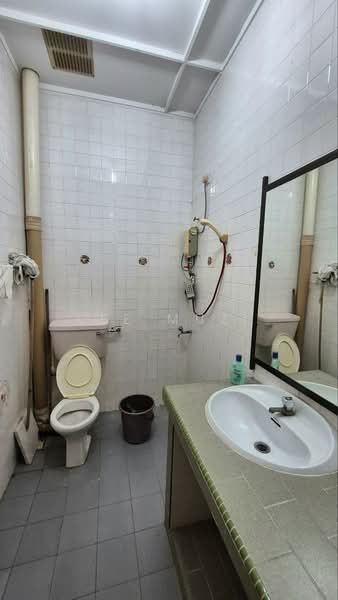 2-storey Terraced House for Sale in Taman Cempaka (Ipoh) - Lee Muzi - Bathroom - PropertyGuru.com.my