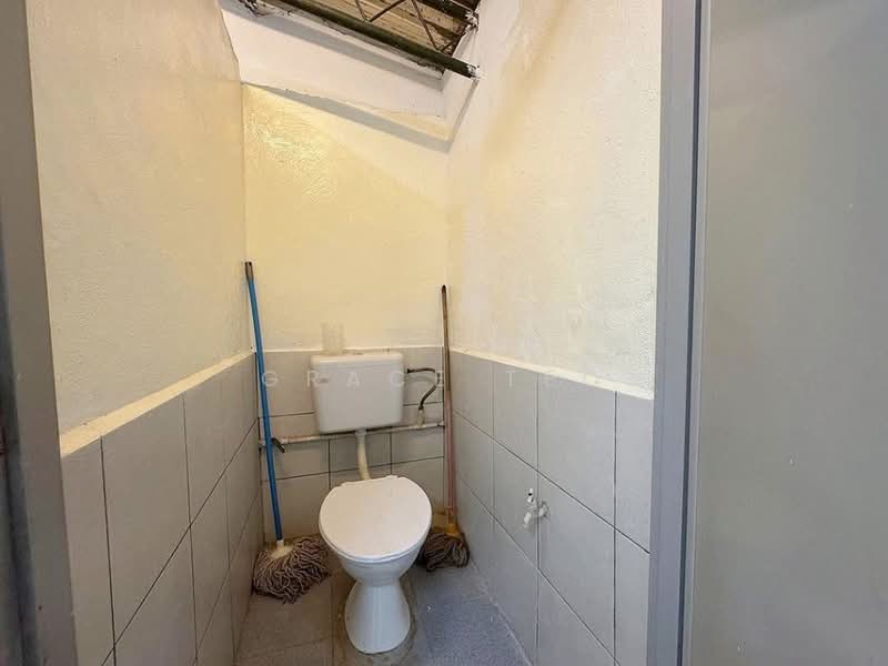 2-storey Terraced House for Sale in Kota Kinabalu (Sabah) - Grace Teo - Bathroom - PropertyGuru.com.my