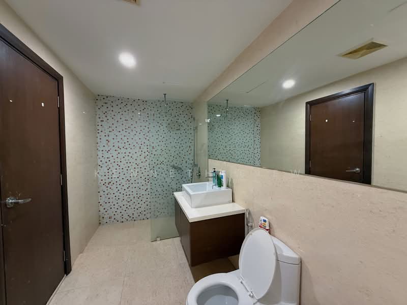Servis Apartment untuk Disewa di Regalia Residence - Kenneth Siew - Bathroom - PropertyGuru.com.my
