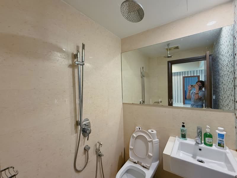 Servis Apartment untuk Disewa di Regalia Residence - Kenneth Siew - Bathroom - PropertyGuru.com.my